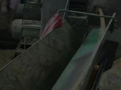 Cây tre đang trở thành sợi.